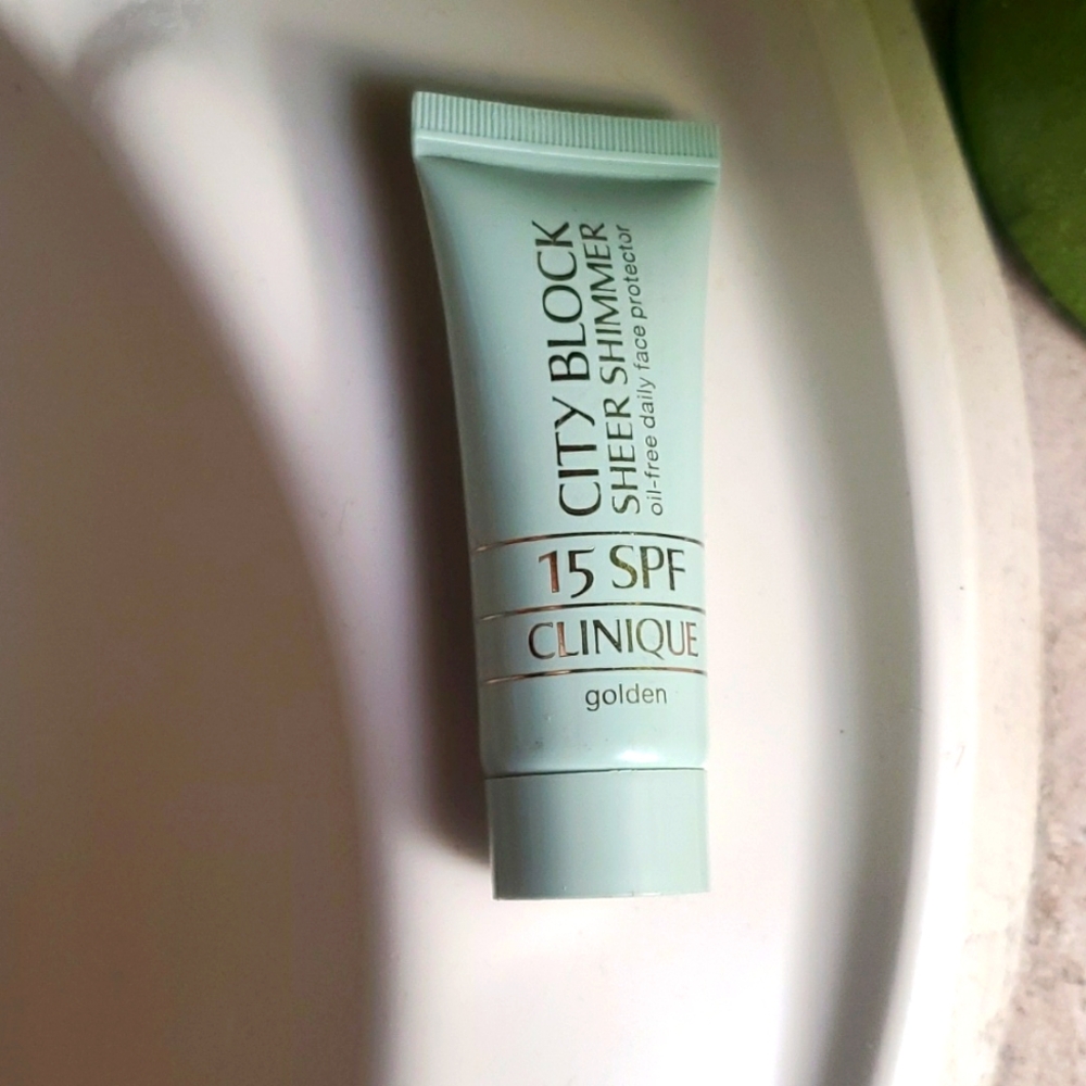 CLINIQUE Sheer Shimmer